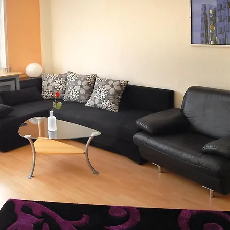Pitstop & Boardinghouse Aparthotel