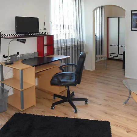 Ξενοδοχείο με διαμερίσματα Pitstop & Boardinghouse