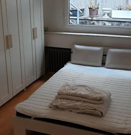 Pitstop & Boardinghouse * Dusseldorf